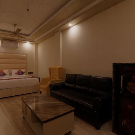 ホテル Shri Tirupati Residency ラクナウ エクステリア 写真