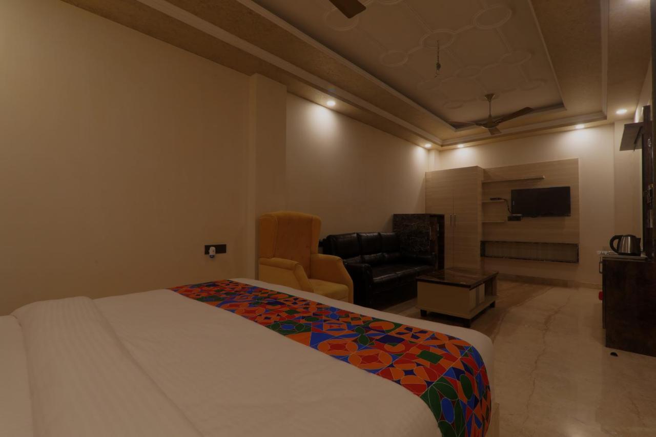 ホテル Shri Tirupati Residency ラクナウ エクステリア 写真