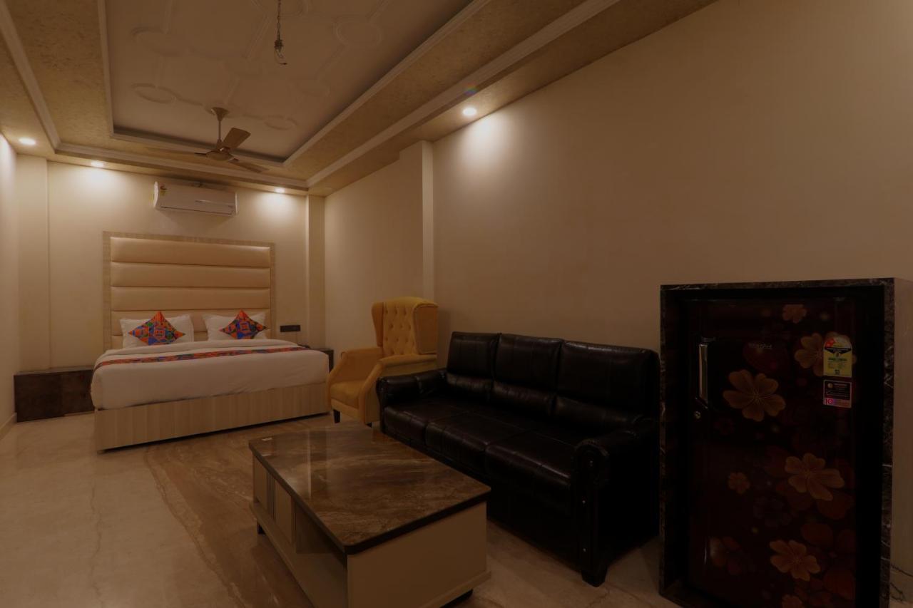 ホテル Shri Tirupati Residency ラクナウ エクステリア 写真
