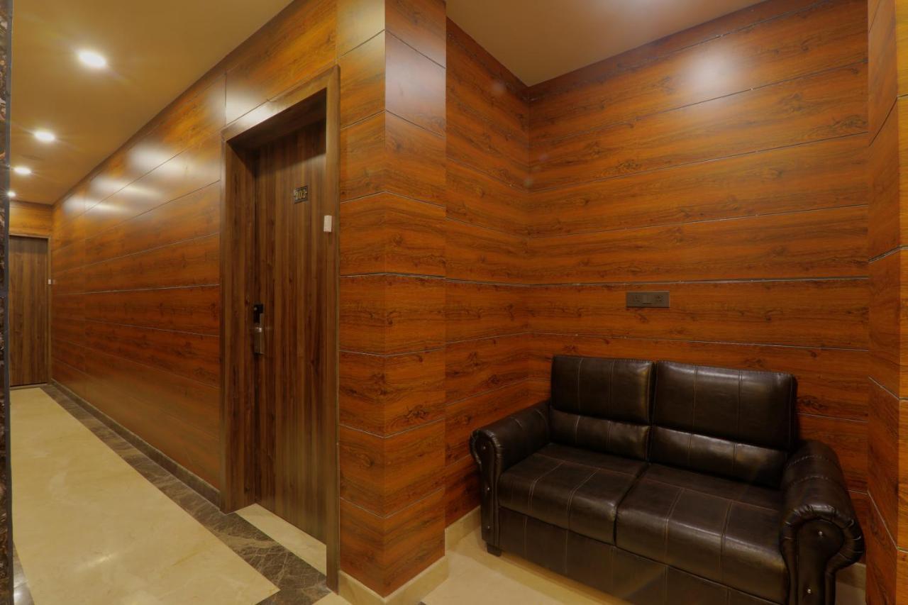 ホテル Shri Tirupati Residency ラクナウ エクステリア 写真